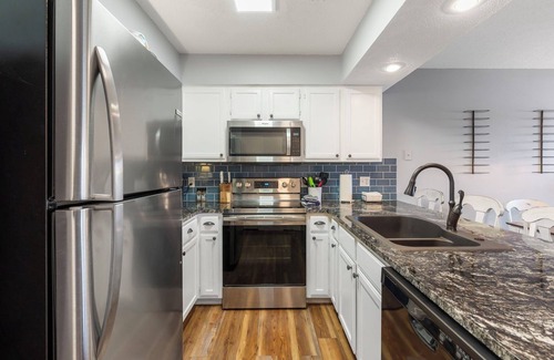 Indian Point Condo | Modern Walk-In Lakefront Condo, Sleeps 8. Ticket Deals and close to Silver Dollar City!