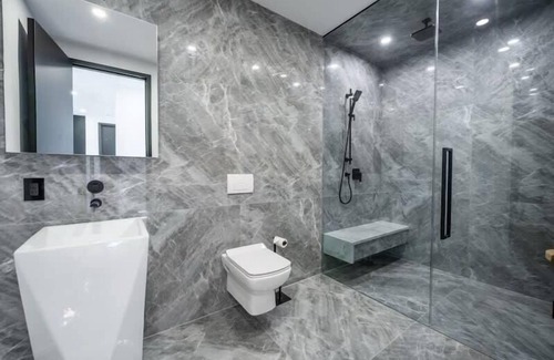 Niagara-on-the-Lake House | Modern Waterfront House - Custom Built!