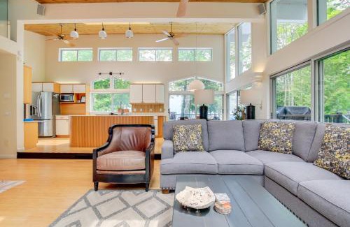 Sturgeon Bay House | Modern Waterfront Home - 1 Mi to Cave Point Park!