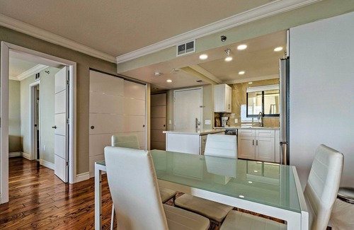 Hudson Condo | Modern Waterfront Hudson Condo w/Resort Pool!