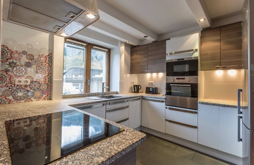 Chamonix-Mont-Blanc Apartment | Modern, well equipped spacious apartment with stunning views from balconies.