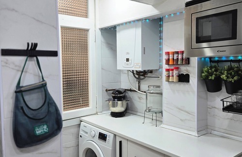Terrassa Apartment | Modern Whole Lodging, Barcelona Terrassa