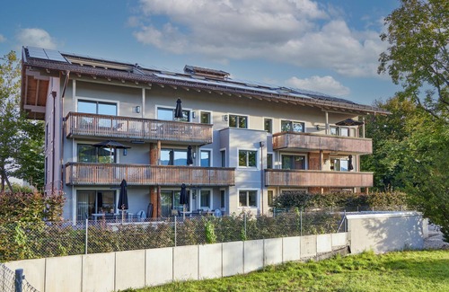 Murnau am Staffelsee Apartment | MODERN with FLAIR of TRADITION-1st floor - opt. 3 p - south balcony, WLAN, SAUNA HAUS-NEW