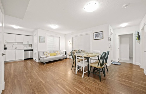 Cloverdale House | Modern yet comfy 3 bed suite in Surrey