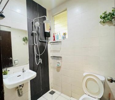 Usj 1 Apartment | Modern4BR Retreat - City Center