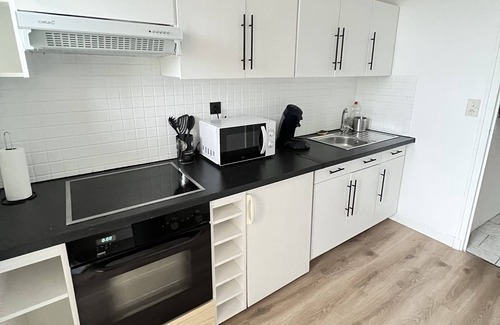 Chateauroux Apartment | - Moderna -