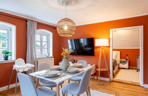 Konigstein an der Elbe Apartment | Moderne Ferienwohnung mit Festungsblick im Zentrum