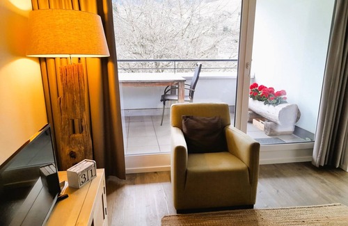 Tschagguns Apartment | Moderne Ferienwohnung für 6 Personen mit 2 Terassen uns Hammer Aussicht