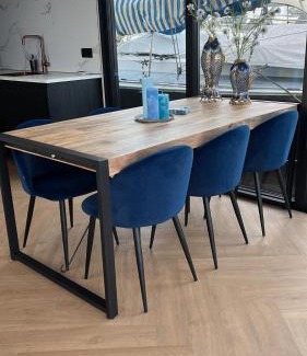 Municipality of Zaanstad Boat Rental | Moderne houseboat op het water!