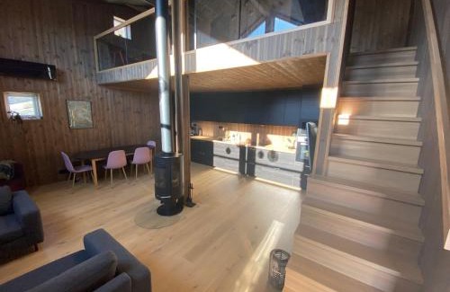 Sauda House | Moderne hytte i Svandalen, Sauda - nær skisenter og natur