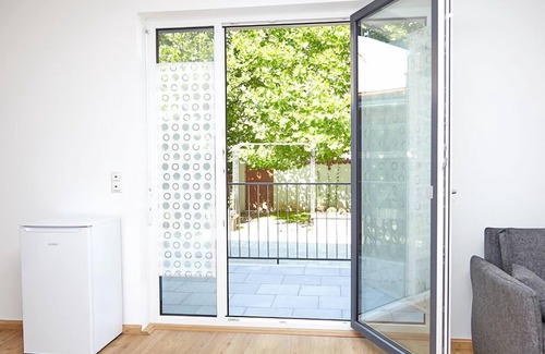 Ebelsbach Apartment | Modernes 50qm Ferienapartment mit Terrasse, kostenfreies WLAN