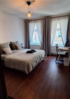 Altlindenau House | modernes Einraumzimmer mit eigenem Bad, Balkonnutzung, zentrumsnah - In 10 Minuten mit dem Rad oder dem ÖPNV zur Arena und in Leipzigs Innenstadt