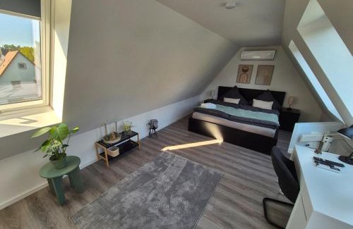 Sudstadt Apartment | Modernes Zimmer in ruhiger Lage