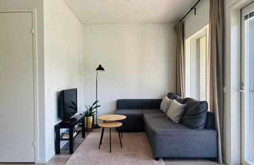 Vantaa Apartment | Moderni paritalo lähellä lentokenttää, free parking, sauna