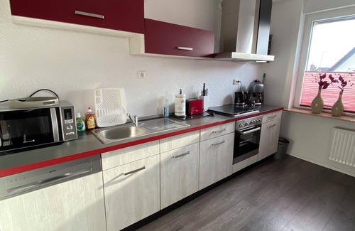 Langenfeld Apartment | Modernisierte Wohnung, Zentral und Ruhig