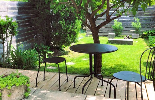 Little Italy House | Modernist Home + Nanny Suite + Backyard + 2 Parking