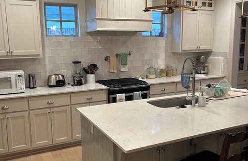 Edmond House | Modernized 4 BR Farmhouse. Close proximity to I-35. Only 20 minutes to OKC.