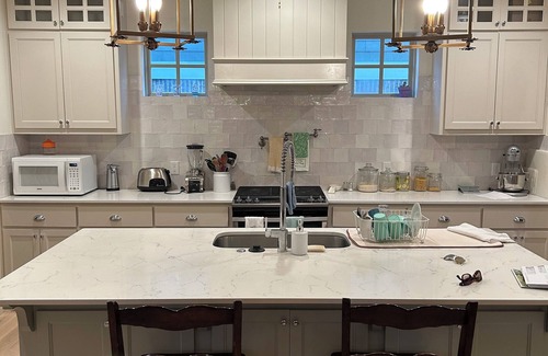 Edmond House | Modernized 4 BR Farmhouse. Close proximity to I-35. Only 20 minutes to OKC.