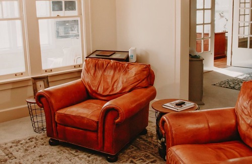 Des Plaines House | Modernized historic farmhouse 15 mins from O’Hare