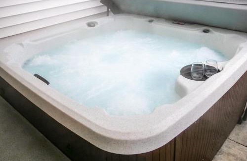 Medina House | Modernized Historical Home in Downtown Medina with Hot Tub