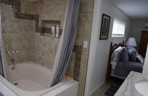 Hedrick Acres Apartment | Modernized Red Brick Beauty