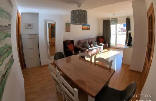Guejar Sierra Apartment | Moderno y Confortable Apartamento en Güejar Sierra, con Aparcamiento, Terraza, WI-FI