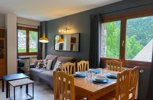Ransol Apartment | Moderno Y Rústico En Ransol 6pax l by BonesVacances