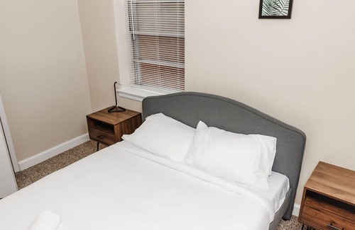 St. Louis Apartment | Modest Oasis w/Ample Free Street Parking