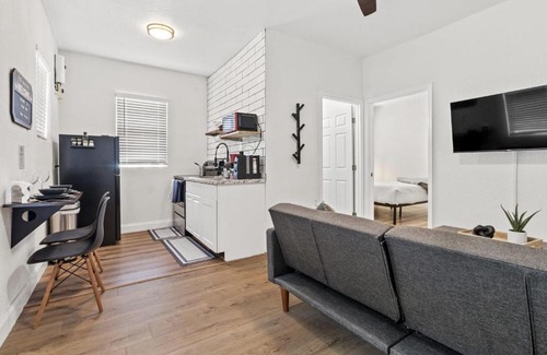 Ybor City Apartment | Modish 1BR Apartment in Cigar City with Parking