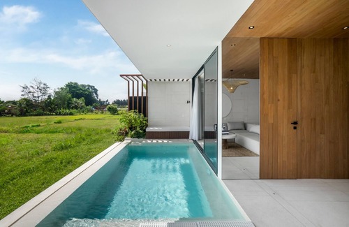 Sayan Villa | Modish Green Flow Villa 10