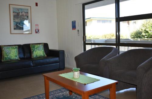 Moeraki Hotel | Moeraki Beach Motels