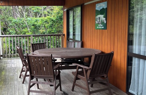 Tuateawa House | Mokoroa Retreat - peaceful location, pet friendly!