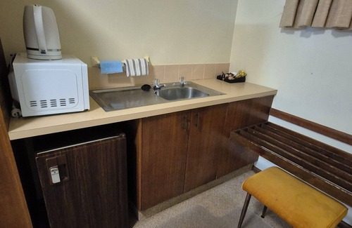 Molong Hotel | Molong Motor Inn