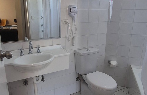 Molong Hotel | Molong Motor Inn