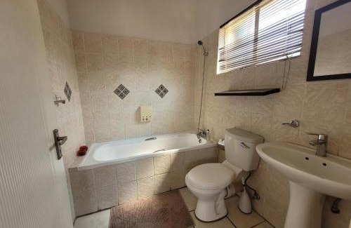 Vryburg House | Molopo Naledi Guest Lodge