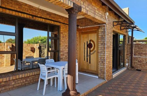 Kimberley Apartment | Molozi