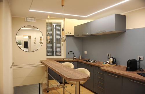 Tivoli House | Mom Apartment Rooms&Suites