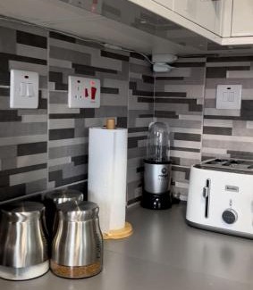 Redbridge House | Mona's Home