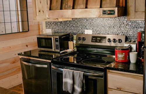 Garfield Cabin | Monarch Hideaway - Modern cabin 5 miles to slopes!