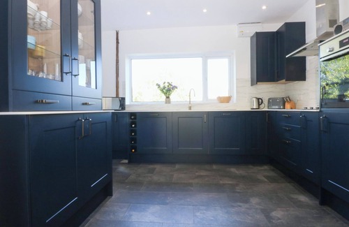 Benllech Cottage | MONARFON, pet friendly, country holiday cottage in Benllech