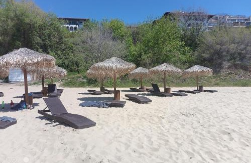 Sveti Vlas Apartment | Monastery II Garden stay like home
