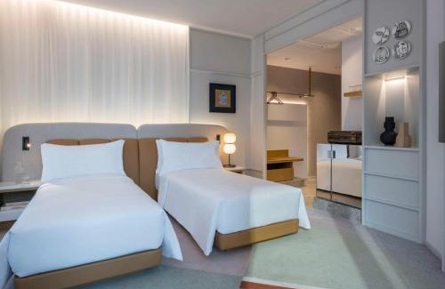 Tsim Sha Tsui Hotel | Mondrian Hong Kong