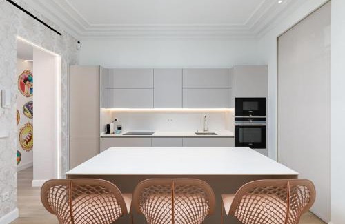 San Sebastian Centro Apartment | Mondrian new, ac, design lovers, near La Concha
