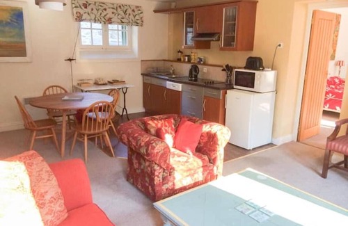 Lehon Apartment | Monet Apartment - charming apartment with river view
