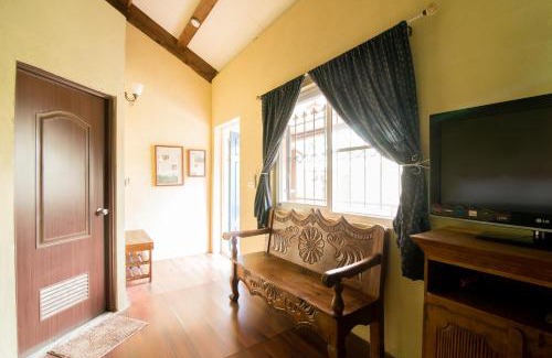 Shoufeng House | Monet Garden Coffee Farm