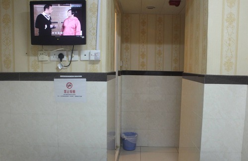 Mong Kok Apartment | Mong kok Renovated Room 206