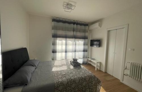 Crocetta-San Lazzaro-Modena Est Apartment | Monolocale con Terrazzo
