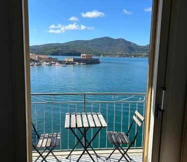 Portoferraio Old Town Apartment | Monolocale La Darsena