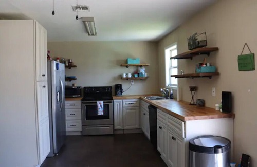 Port O Connor House | Monroe Bungalow - Port O'Connor