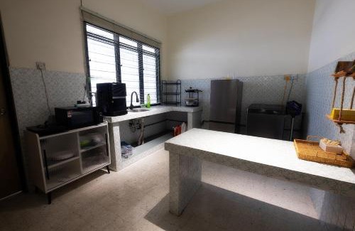 Taman Teh Teng Seng House | monstera homestay near Tambun, Ipoh Garden East